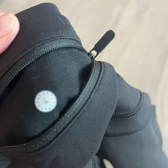 Lululemon women’s crop leggings size 4 - Picture 7 of 7